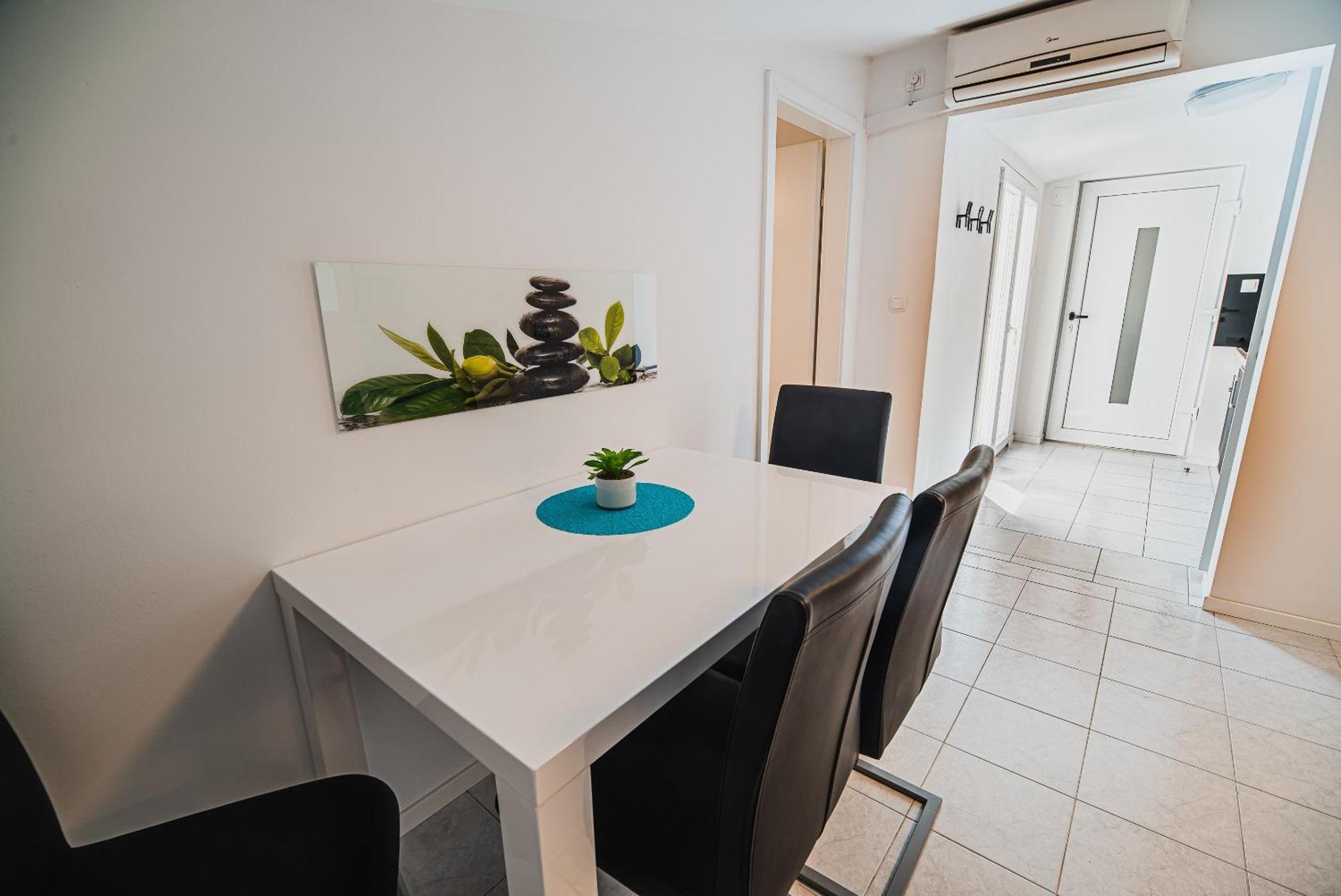 Downtown Park Apartments With Balcony Vodice Værelse billede