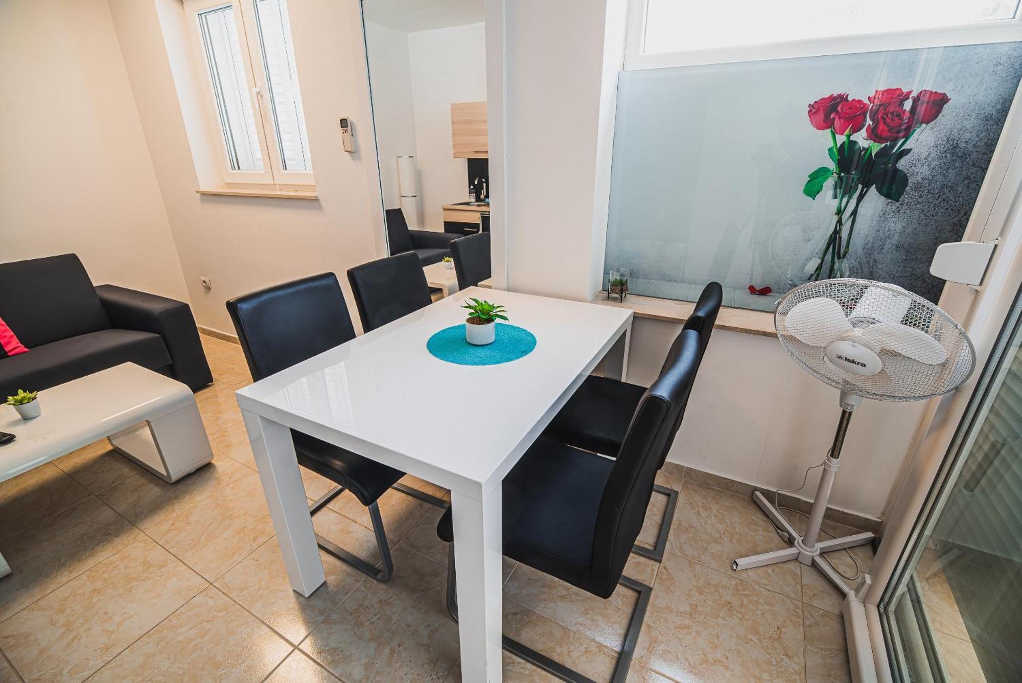 Downtown Park Apartments With Balcony Vodice Værelse billede